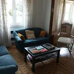 Casa De Local 4*