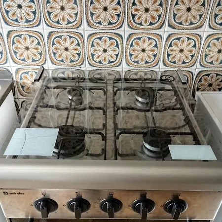 Casa De Local 4*