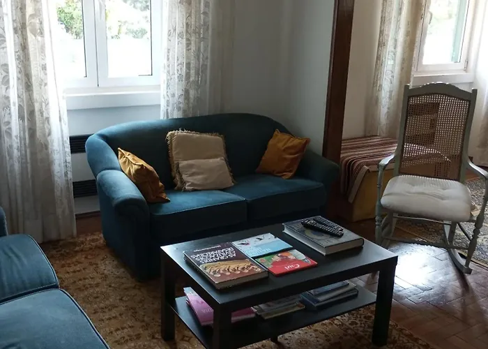 Casa De Local 4*